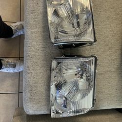 Headlights Assembly for 2002-2005 Ford Explorer