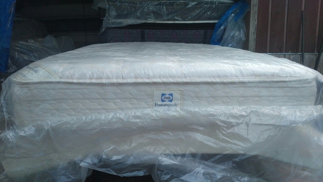 Sealy Posturepedic Queen Size Mattress And Box Spring Colchon Tamaño Queen Con Base Marca Sealy Posturepedic