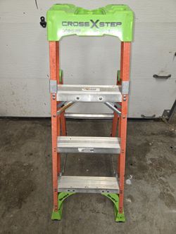 Louisville 4 ft Step Ladder