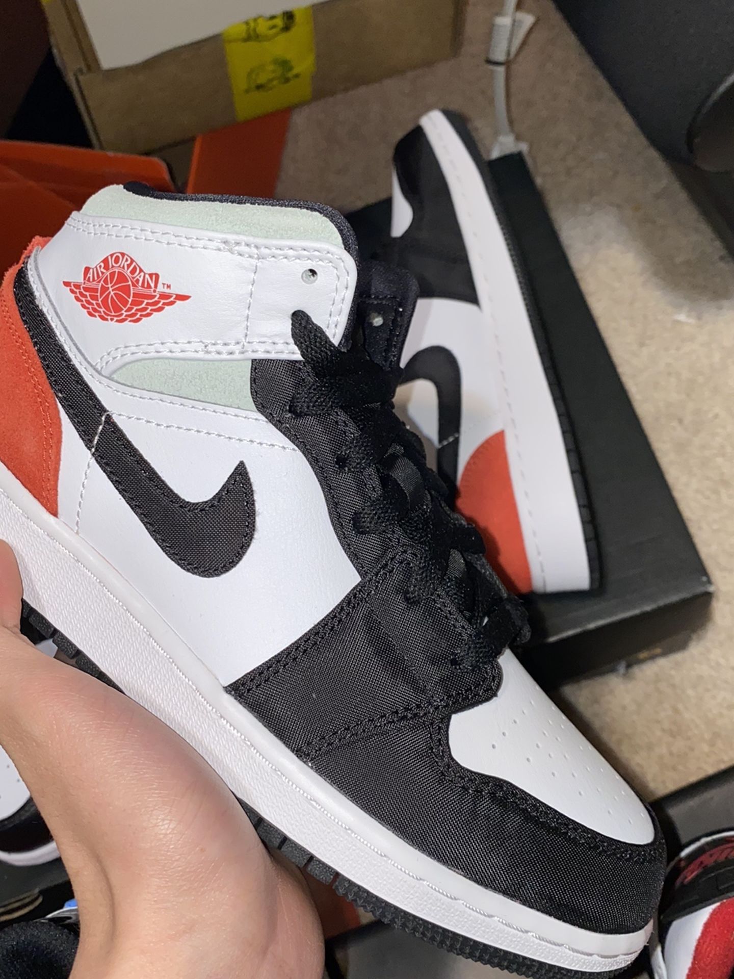 Jordan 1 Mid