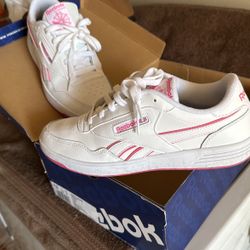 Women’s Reebok Shoes Size 9.5