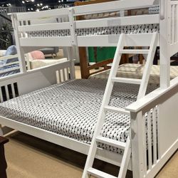 🎀Spring Creek Twin Xl/Queen Bunk Bed
Furniture of America
