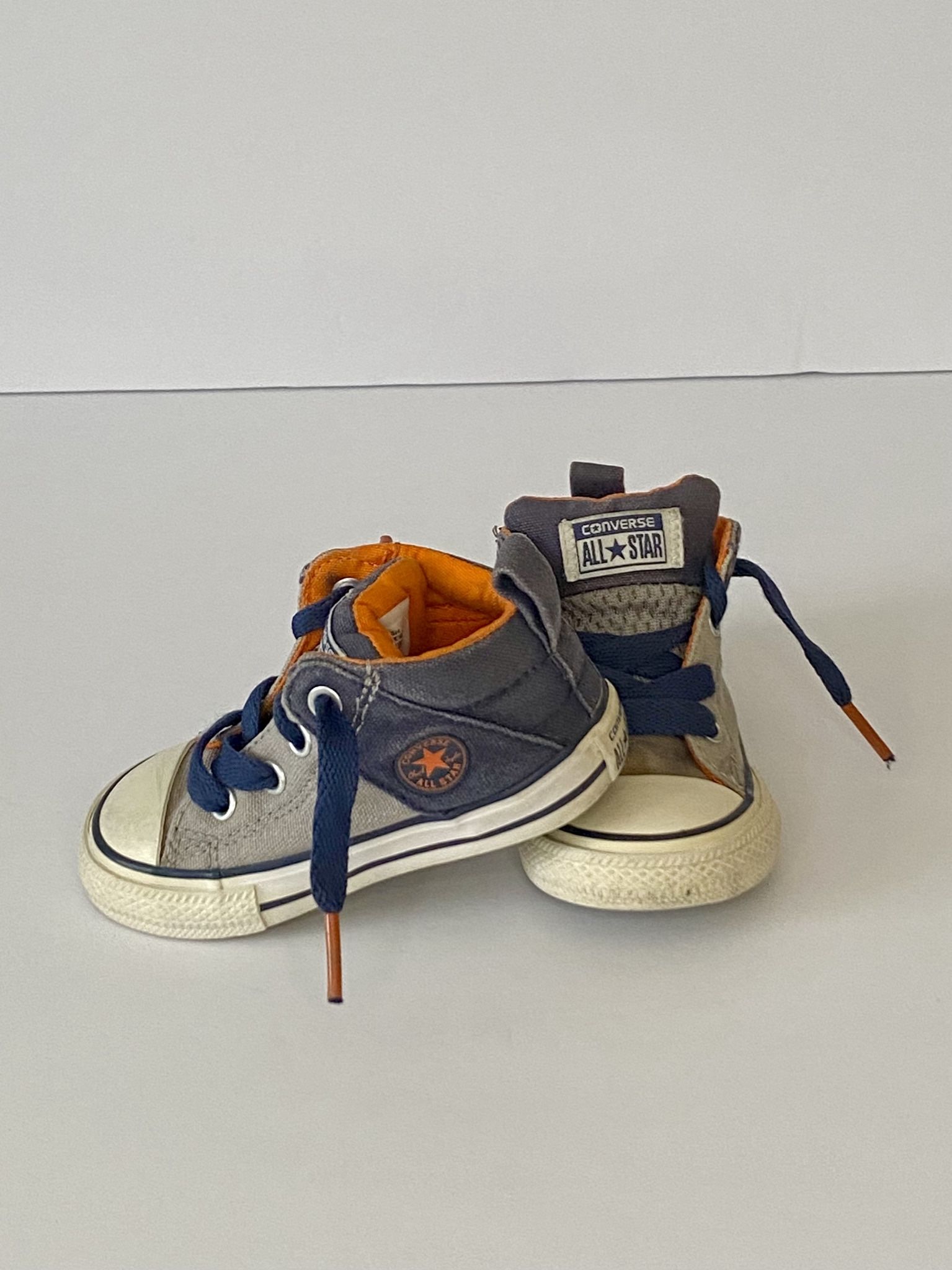 Little Boys Converse Sneakers, Size 5