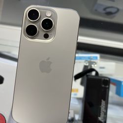 Apple iPhone 16 Pro, US Version, 256GB, Natural Titanium - Unlocked