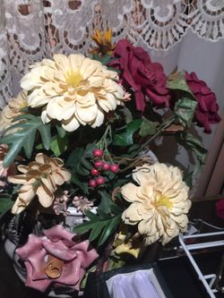 Flowers: Petals Silk Bouquet
