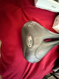 Selle Italia seat  PRICE IS FIRM