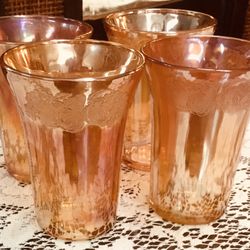 Vintage  Collectible  Marigold  Federal Tumblee.
