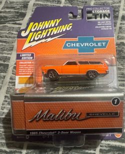 Johnny Lightning 1965 Chevelle Malibu Wagon Die-Cast