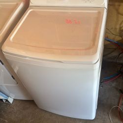 Frigidaire washer & dryer 