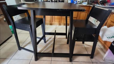 Bar High table and 2 High chair set