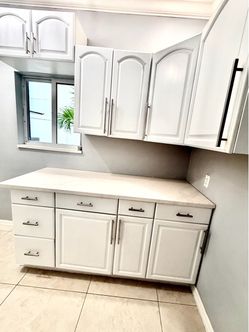 TODAY AVAILABLE! Solid white UPPER & LOWER CABINETS w SS HARDWARE inc Exc must see!