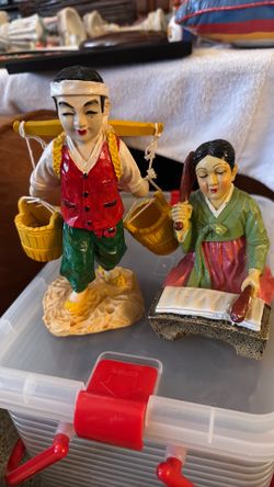 Korean resin figurin