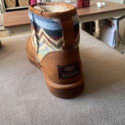 Boots UGG   $$65 