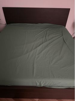 Moving sales: king size bed