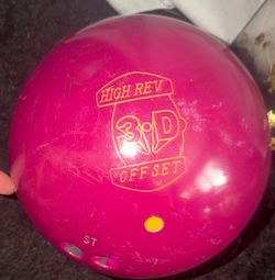 Preowned hammer 3-d off set bowling ball 10 lbs. in good condition located off lake mead & Simmons area asking $50