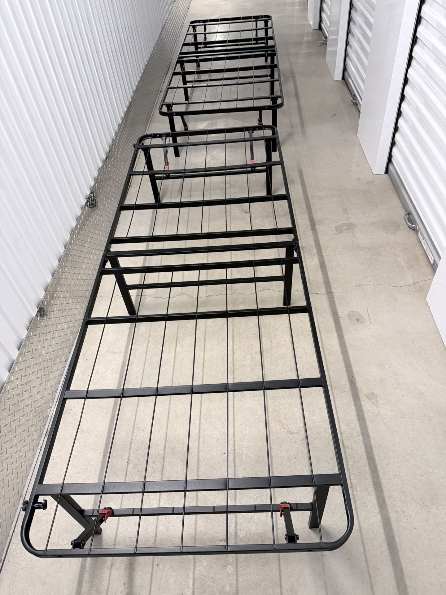 Queen Bedframe Iron and foldable easy to move