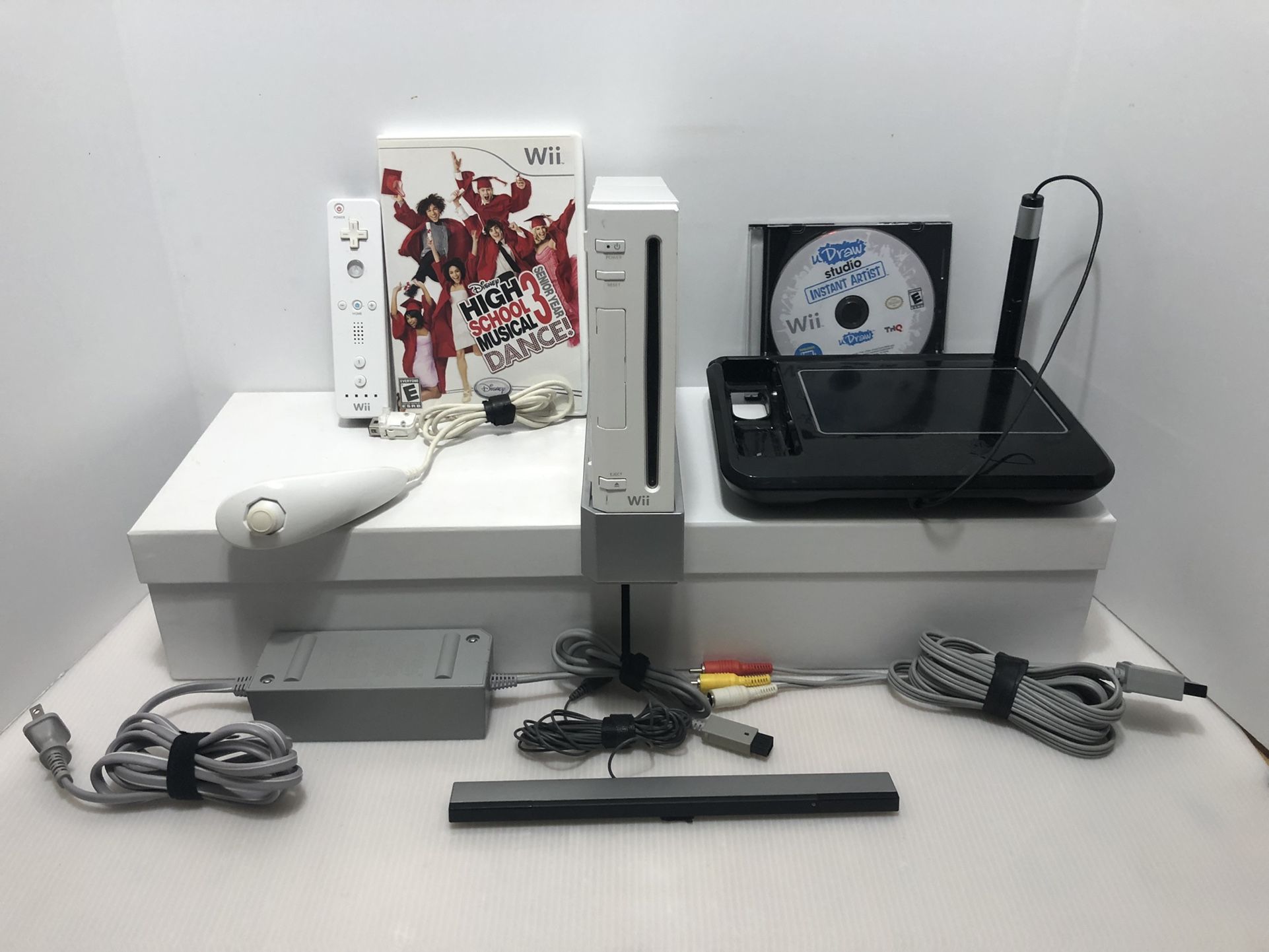 Nintendo Wii (Gamecube Compatible) With U-Draw Tablet