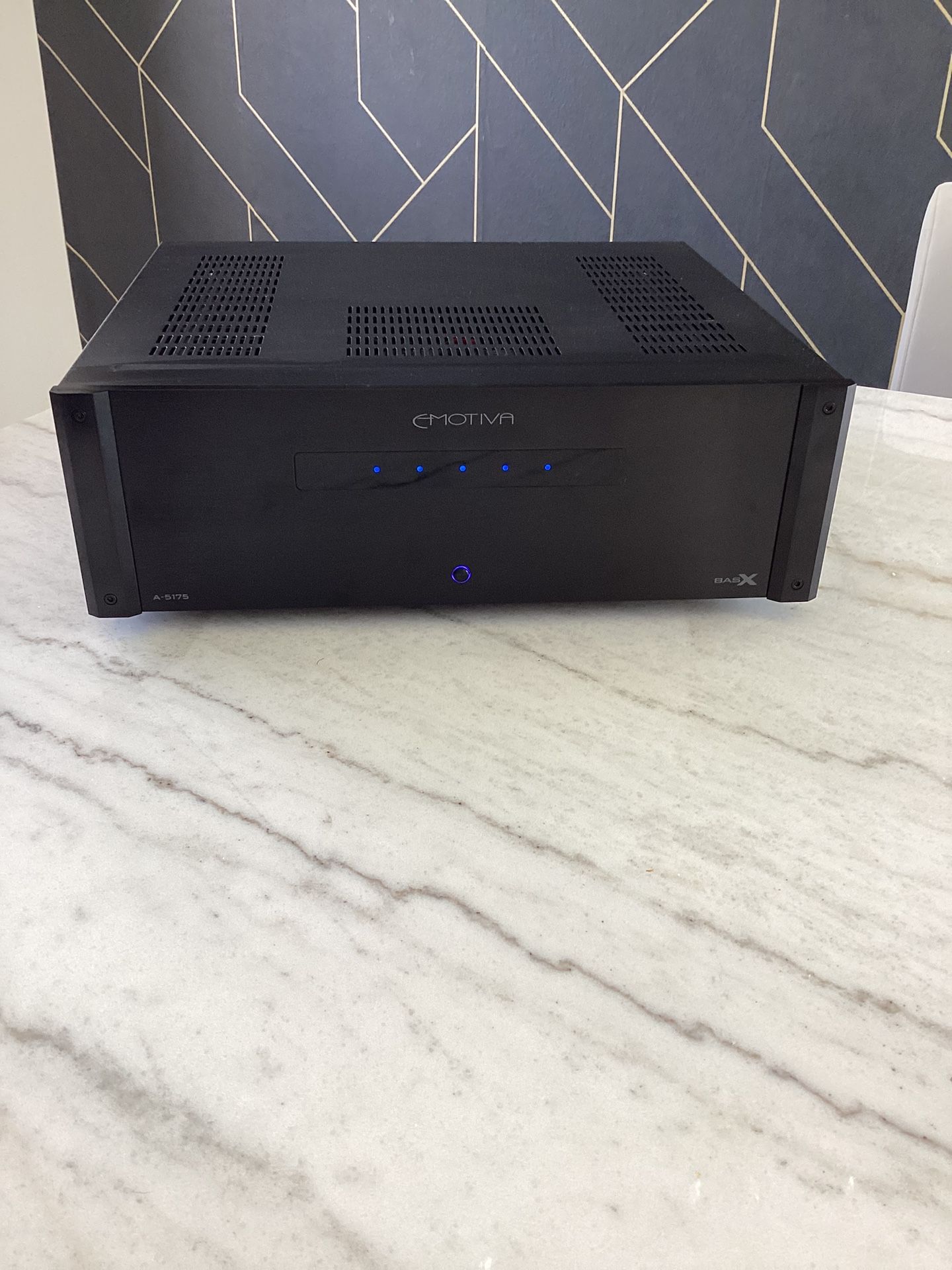 Emotiva BASX 5175 5 Channel Amplifier