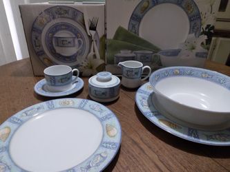 Very Nice Serving Set