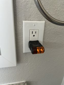 White Decora Outlets