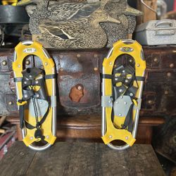 Atlas Snow Shoes Juniors Model For Kids Like New 