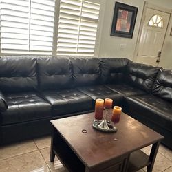 Two Pieces Sectional With Chaise 