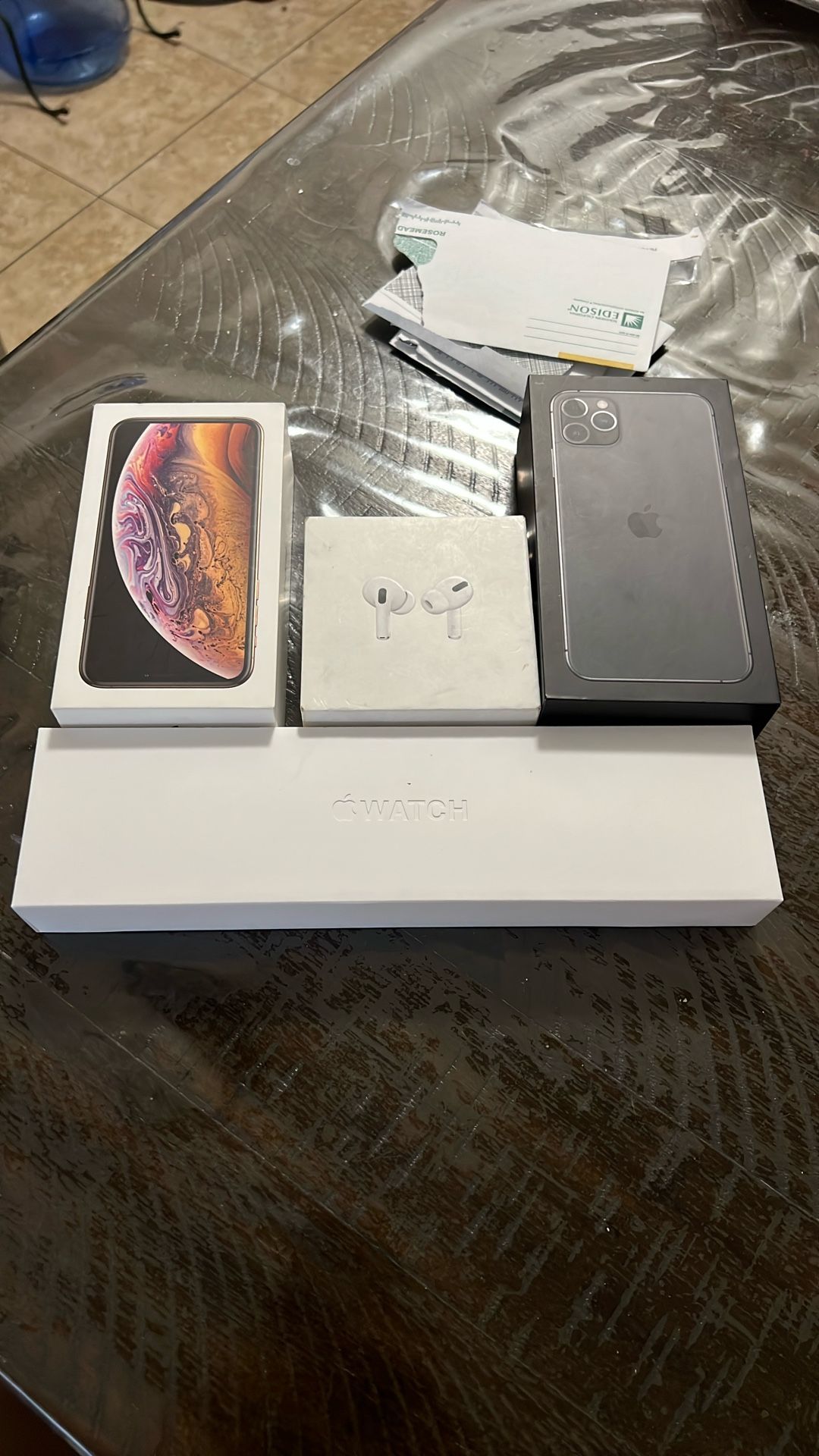 Apple Boxes 