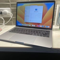 2017 MacBook Pro 13” TouchBar + TouchID