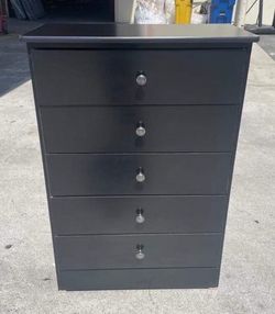 Five drawers dresser