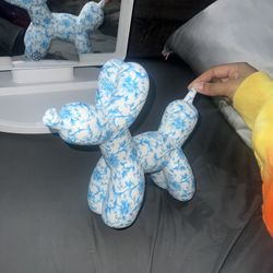 Balloon Dog Figurine