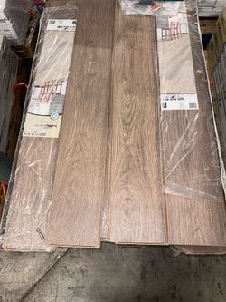TrafficMASTER Laminate Flooring – New