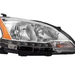 2014 Nissan Sentra Driver Headlight Assembly 