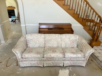 Broyhill quilted couch