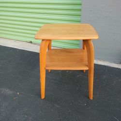 Vintage MCM Heywood Wakefield Lamp Table With Shelf 337G