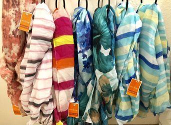 Summer Scarf🧣 new for 5 each.