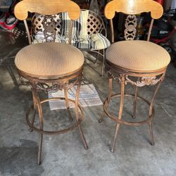 2 Kitchen Bar Stools 
