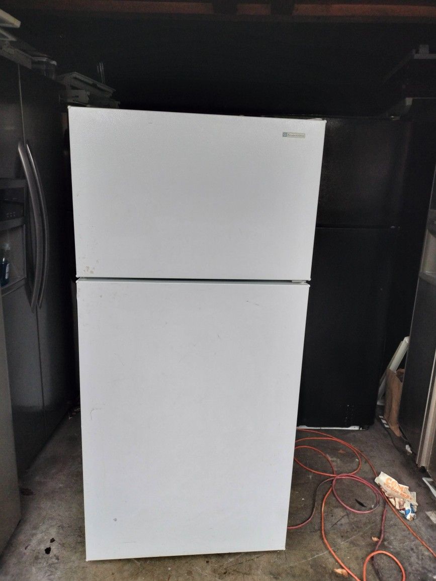Frigidaire White Refrigerator - Can Deliver 