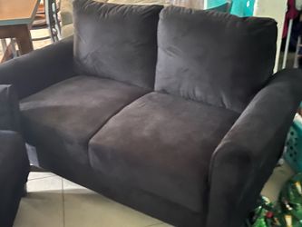 Couch set free black velvet material