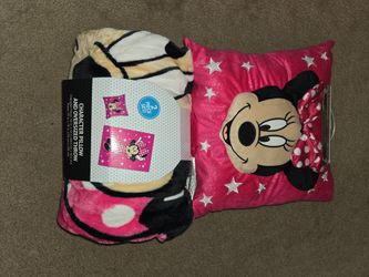 Minnie mouse pillow& blanket