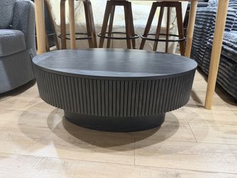 Oval Coffee Table with Hidden Storage, 31.5 Inch Wide Modern Coffee Table, Center Table with Fluted Veneered, Accent Tea Table for Small Space Living 