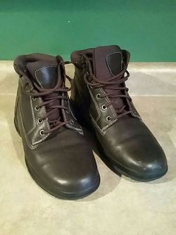 Women Leather Boots By Cobbie Cuddlers