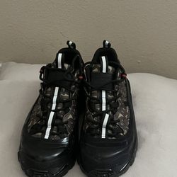 Burberry Arthur Size 39