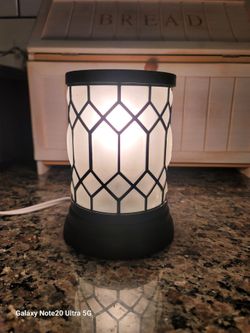 Wax melt warmer light