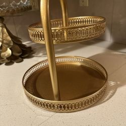 GOLD PASTRY DISH