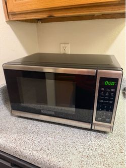 BLACK+DECKER Digital Microwave - Like New Condition