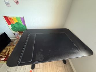 Electric desk