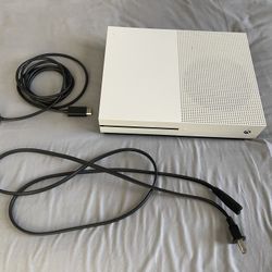 Xbox 1s with controller 