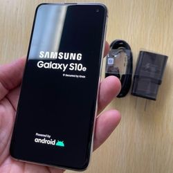 Samsung Galaxy S10e, 128GB,  Factory Unlocked,  Excellent Condition.  Like New 