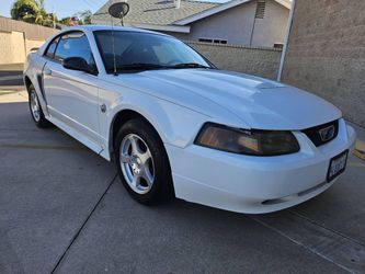 2004 Ford Mustang