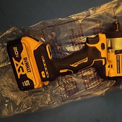 DeWalt atomic brushless 1/2 impact with battery